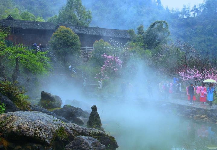 新春走基层｜年轻人爱上怀旧氛围感，海边的胶片照相馆火了